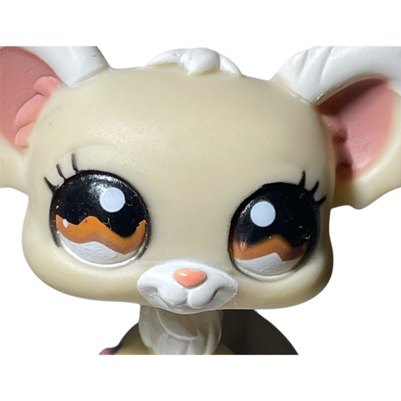 Littlest Pet Shop LPS Authentic Hasbro #1199 Chihuahua Dog Cream Brown Dot Eyes - Picture 7 of 8